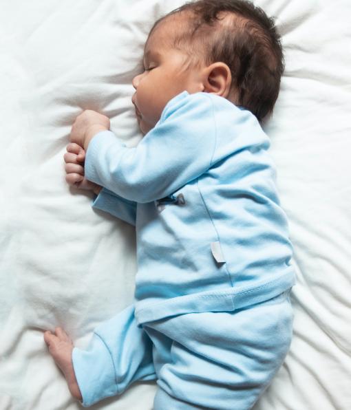 Kleines Baby am schlafen Kleines Baby am schlafen